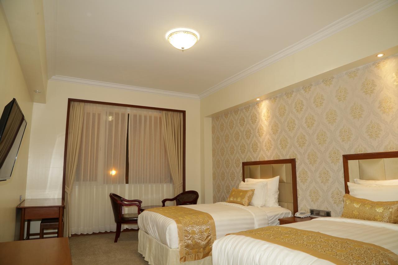 Pacific Hotel Yangon Bagian luar foto