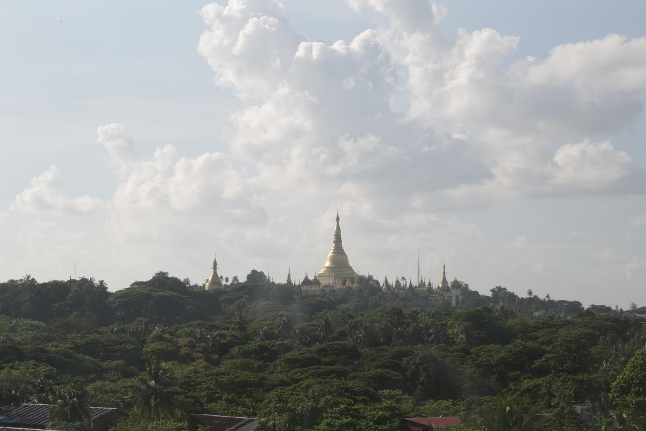 Pacific Hotel Yangon Bagian luar foto